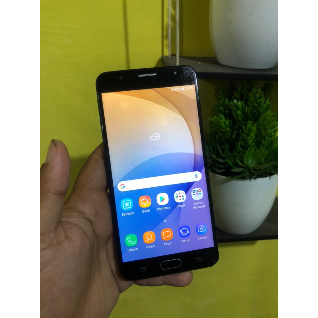 Samsung galaxy J7 prime handphone second kondisi normal siap pake mulus ram 3/32 handphone second be