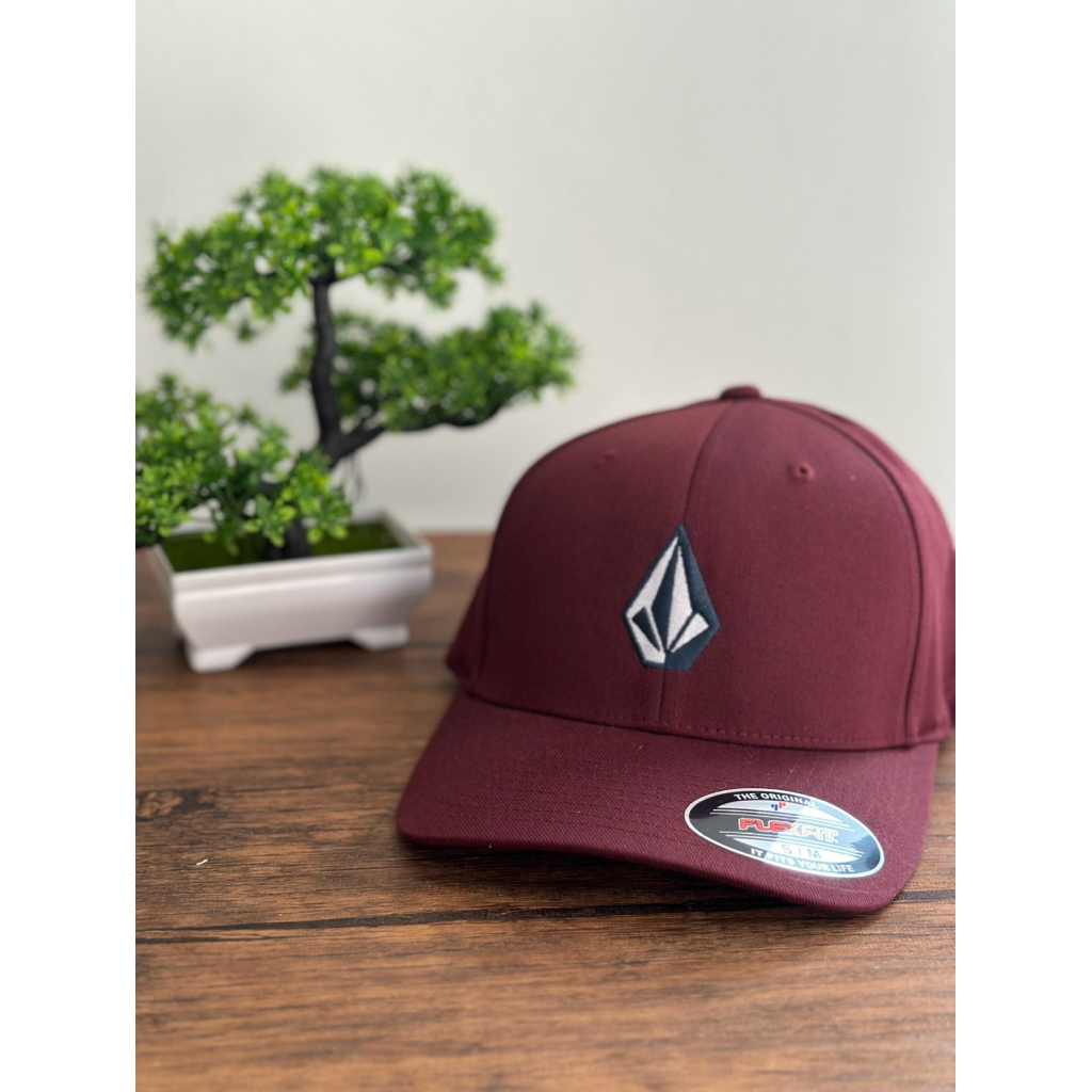 VOLCOM topi flexfit maroon DEWASA NEW ORIGINAL 100%
