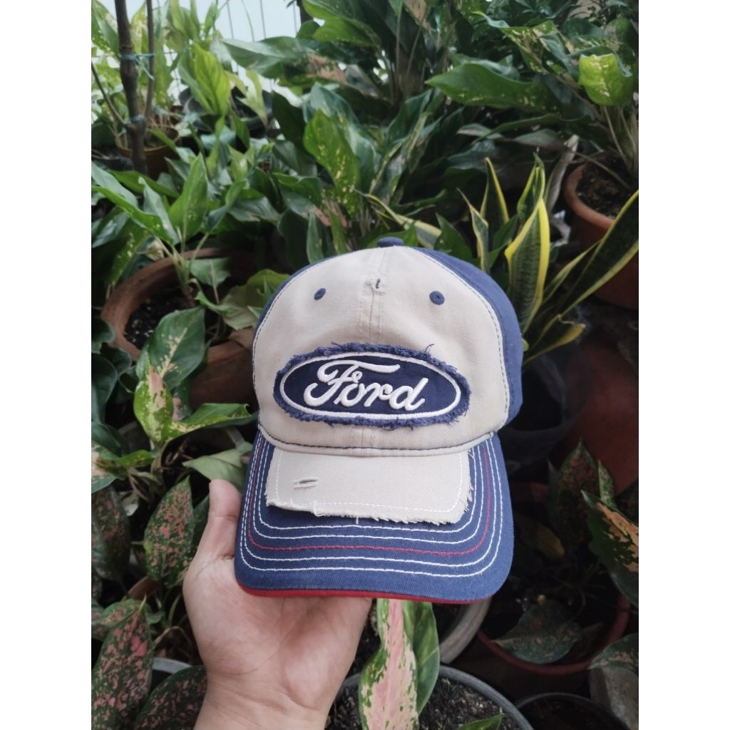 Topi Ripped Mobil Ford