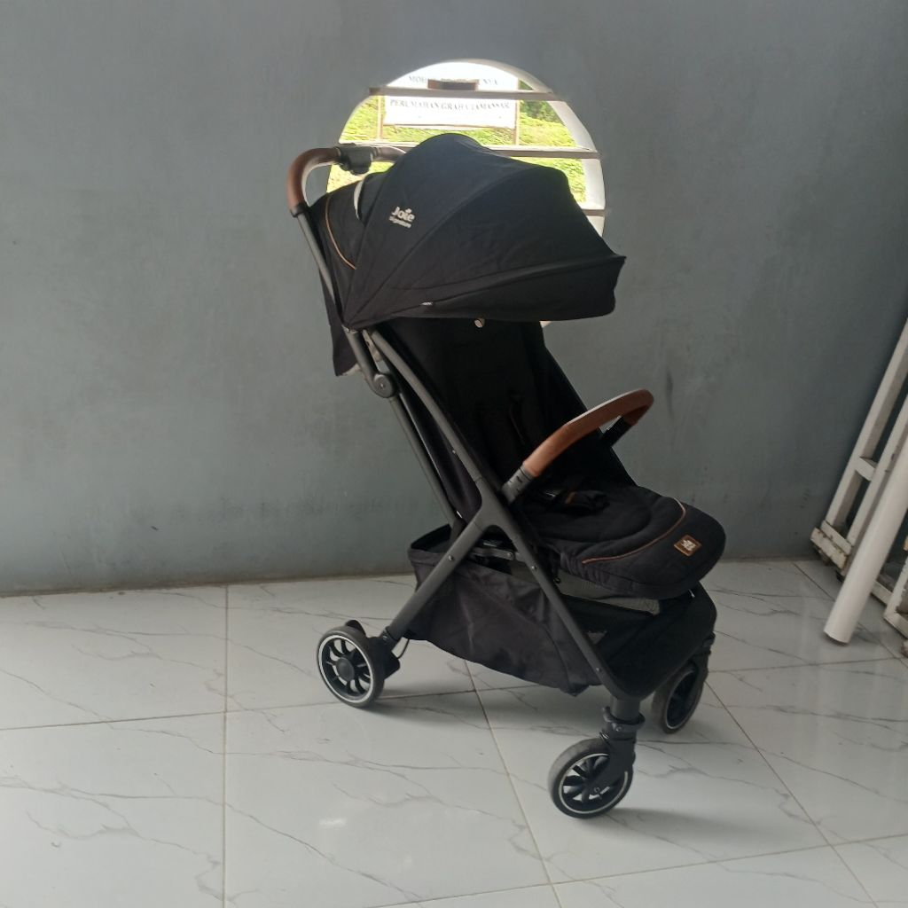 STROLLER JOIE PARCEL SIGNATURE Cabin Size Autofold Preloved