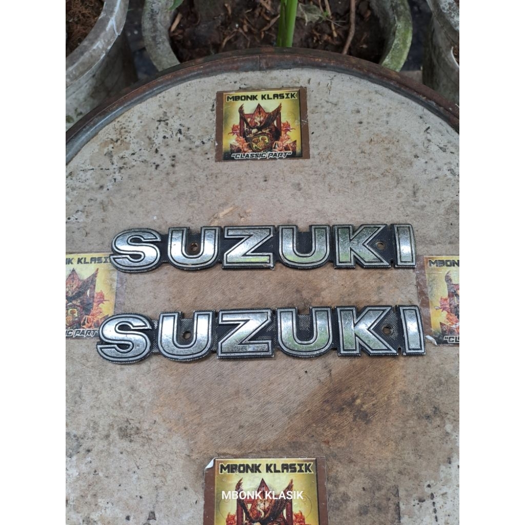 logo emblem tangki suzuki a100 trs ORIGINAL emblem tangki trs a100 emblem suzuki a100 emblem suzuki 