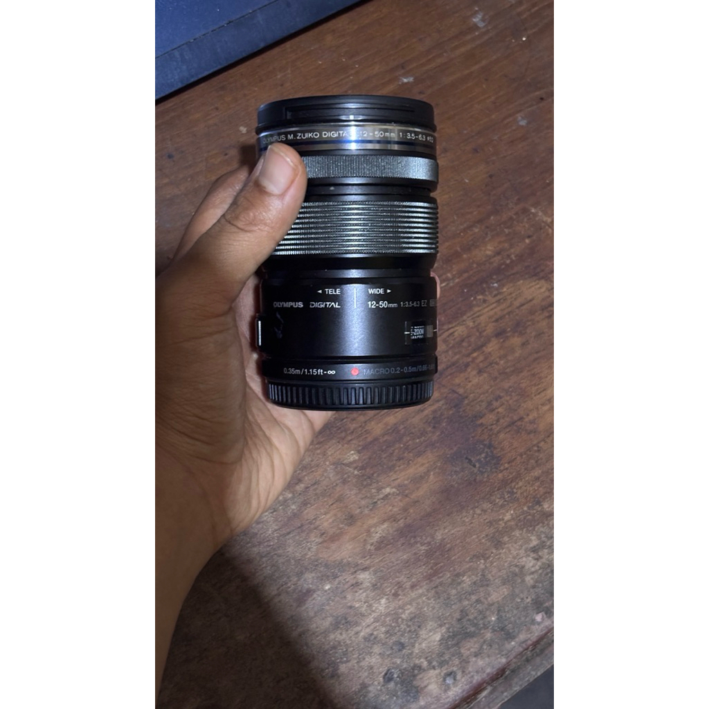 Lensa Olympus M.Zuiko 12-50mm wide and macro