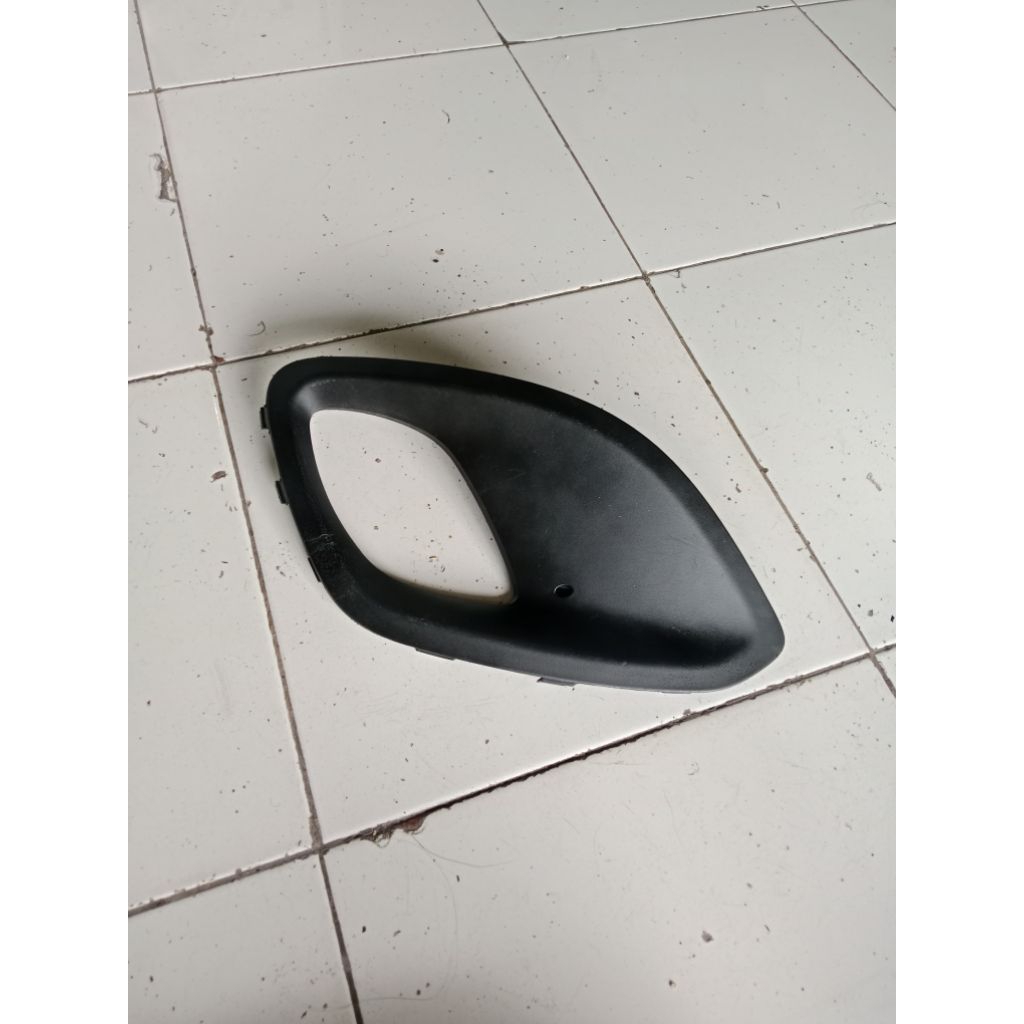 buat bahan cover foglamp kanan Kia Picanto bekas original