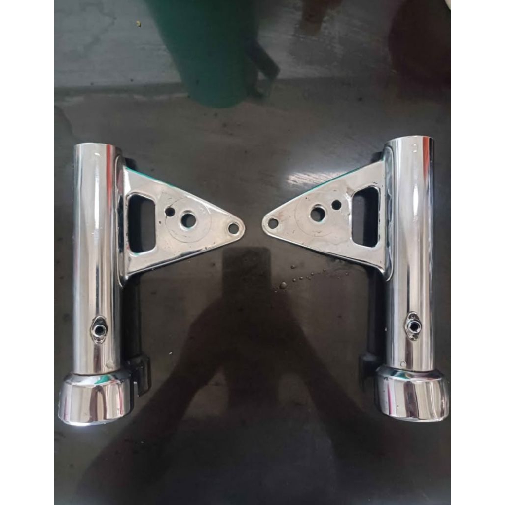 kupingan gl 125 original/ gl 100 tahun tua gl 125 platina/ pangkon lampu gl 100/125 original