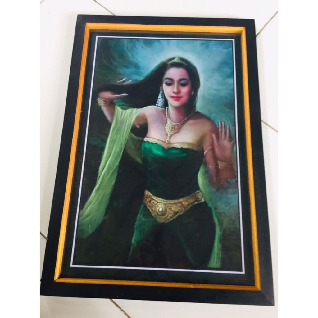 Hiasan dinding bingkai plus lukisan kanjeng ratu kidul