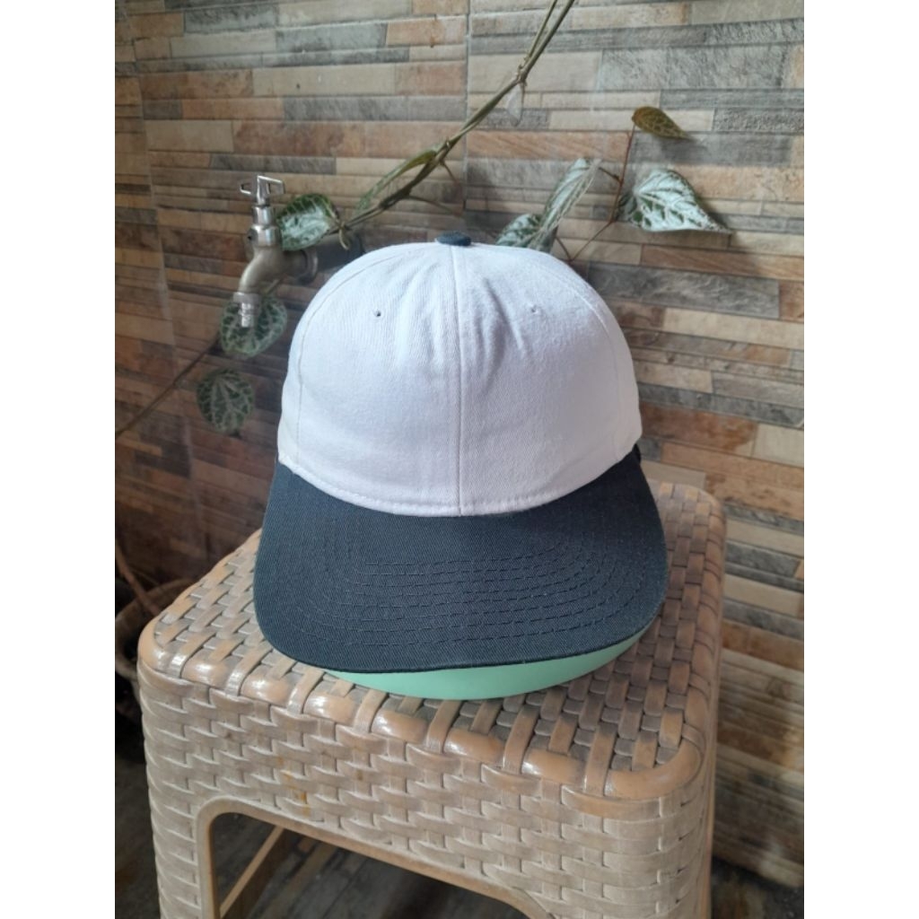 TOPI BLANK TWO TONE CENTURY 21 VINTAGE