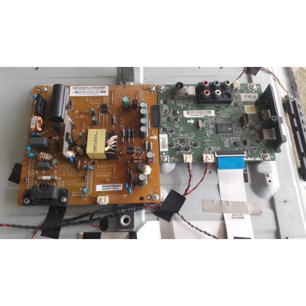 MB LG 32LF520A