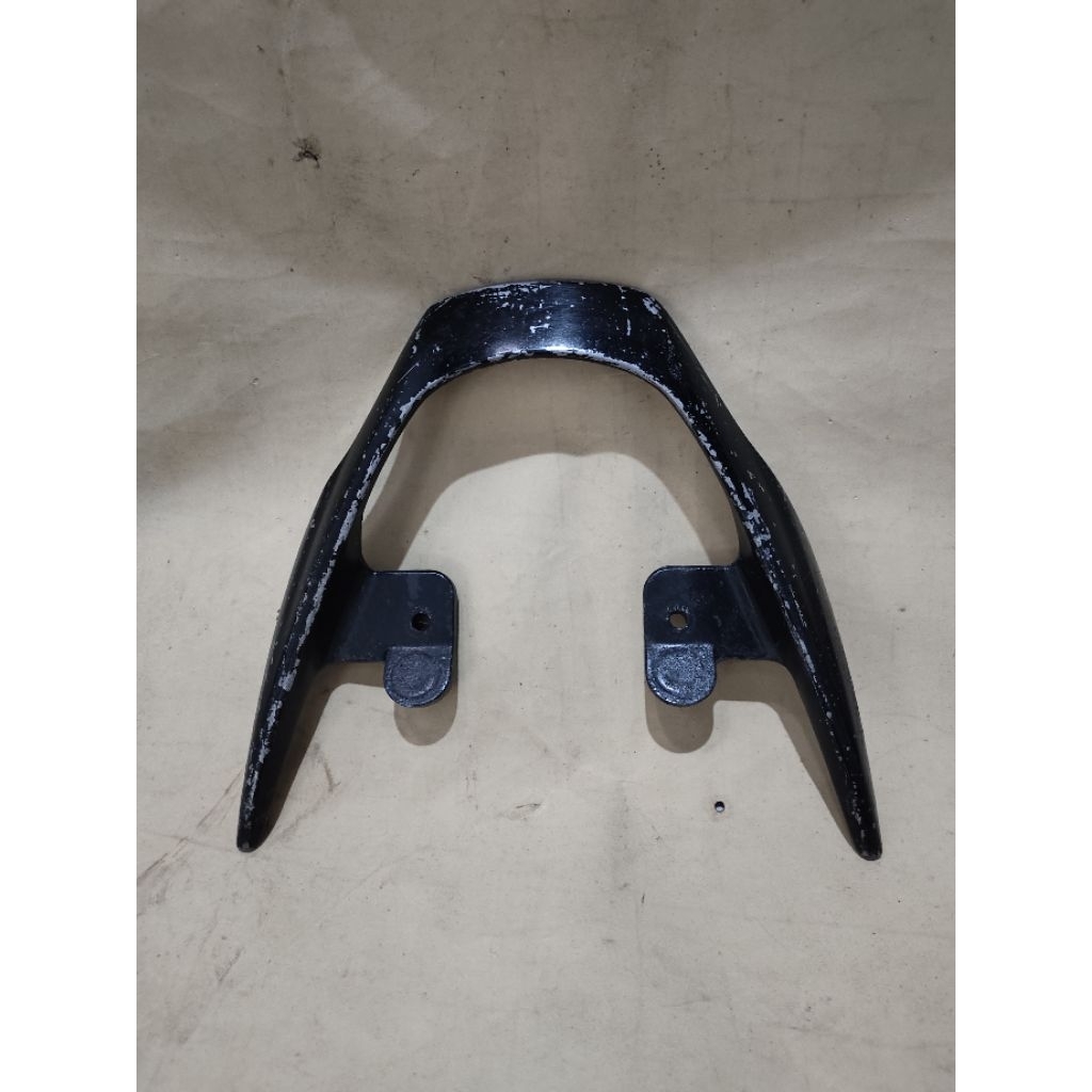 begel pegangan jok belakang motor Suzuki skywave bekas