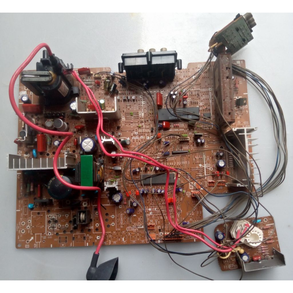 mesin tv LG tabung 21inch,komponen lengkap,cabutan blm test/gambling