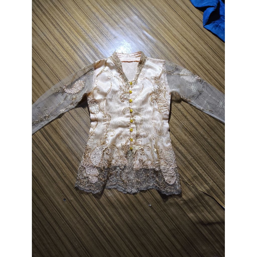 Outer Kebaya Cream LD 84 Panjang 64