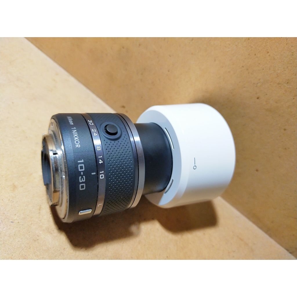 lensa nikon 1 10 30mm  khusus mirrorless nikon 1 j1 j2 j3 j4 j5