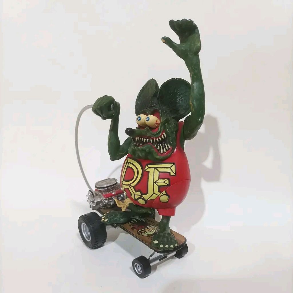 figure ratfink sidewalk surfer