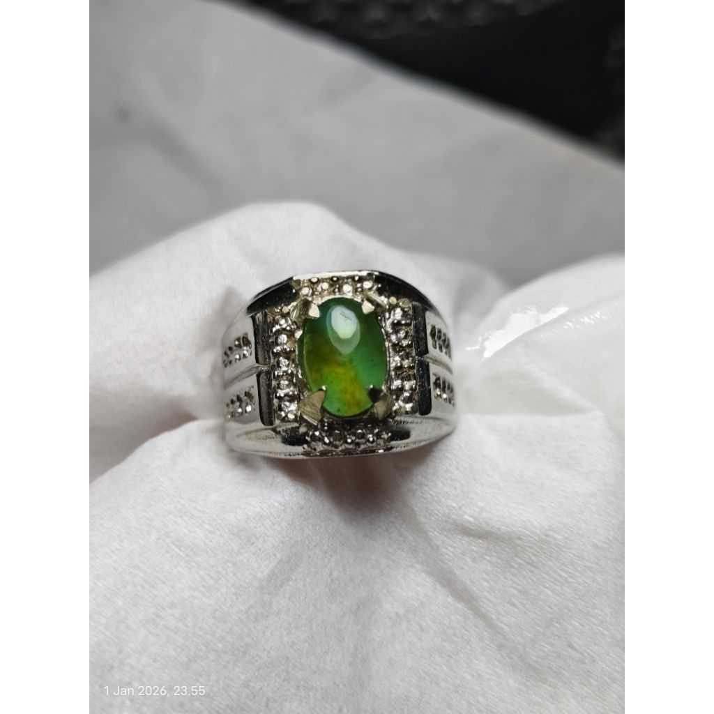 Batu Bacan Hijau | Bacan Giwang Bersih | Batu Bacan Asli