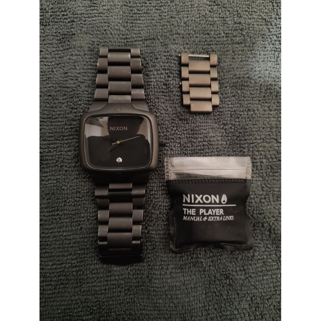 nixon player gun metal