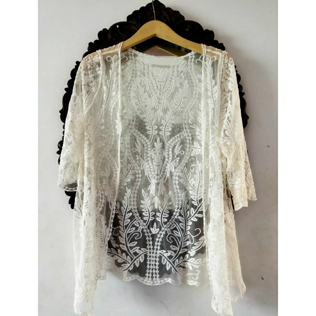 Cardigan lace