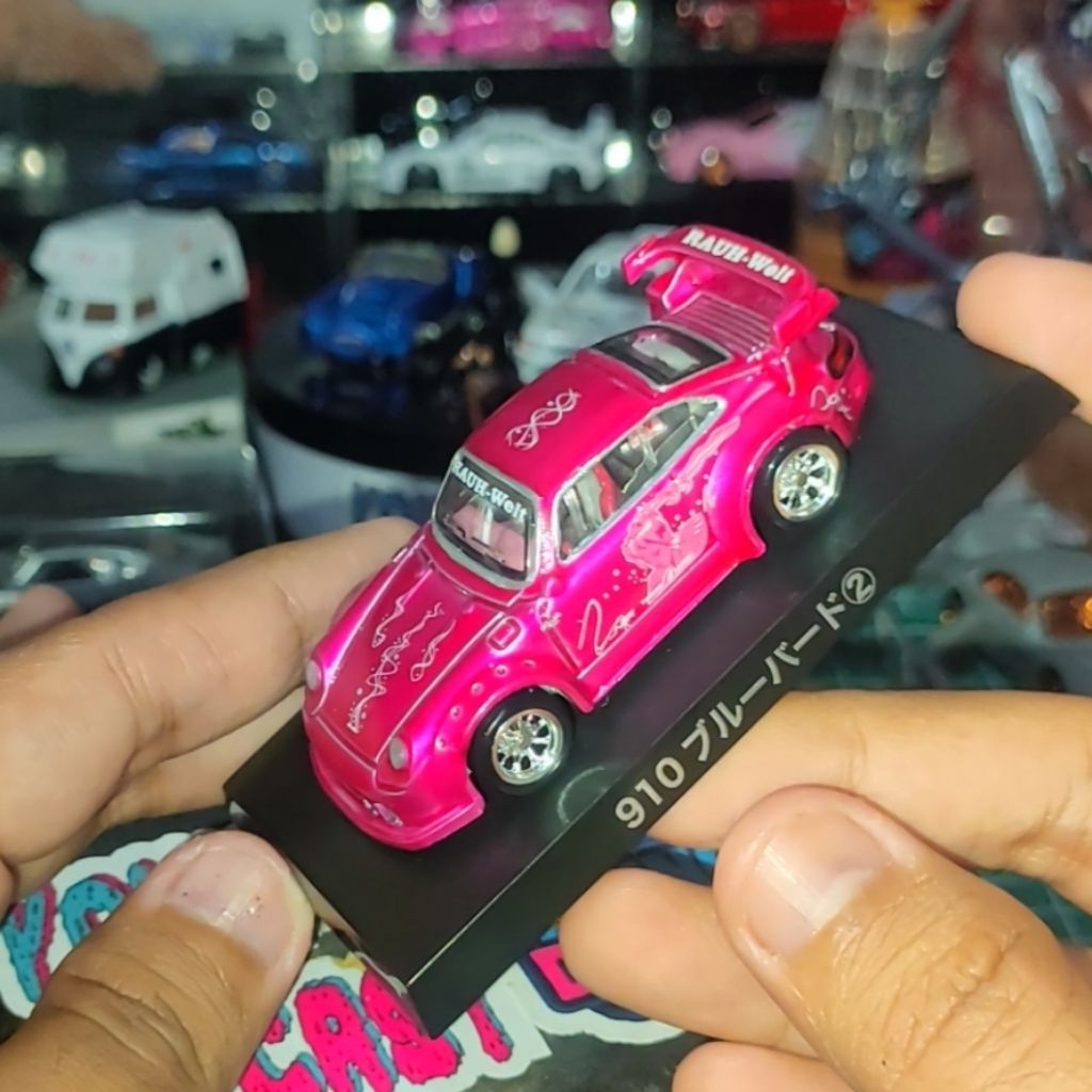 Custom Porsche RWB SUKI Pink