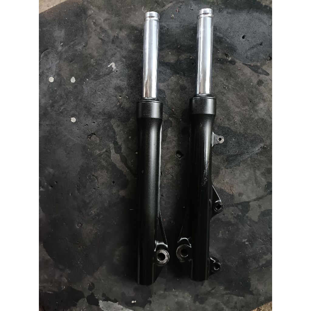 Shok depan beat karbu