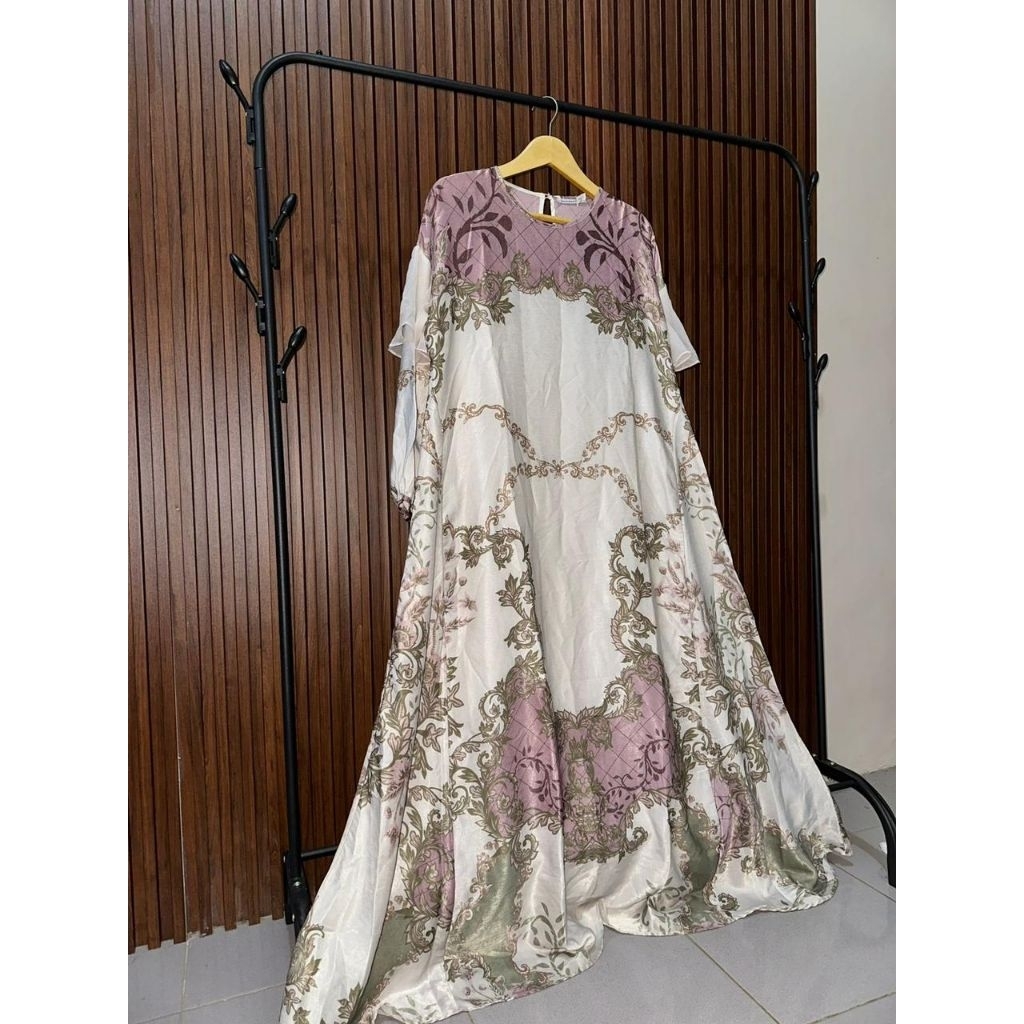preloved ria Miranda size L