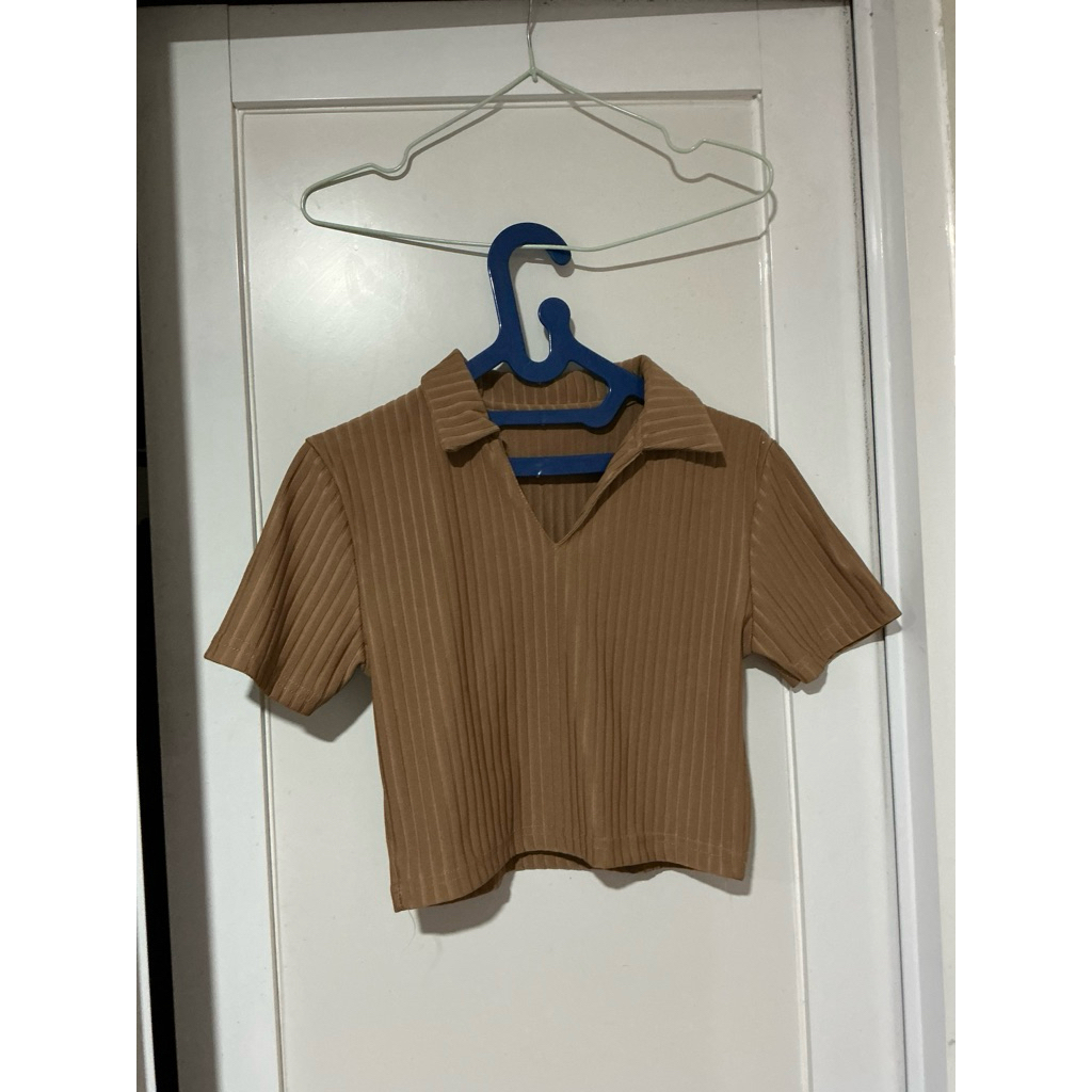Preloved atasan coklat croptop