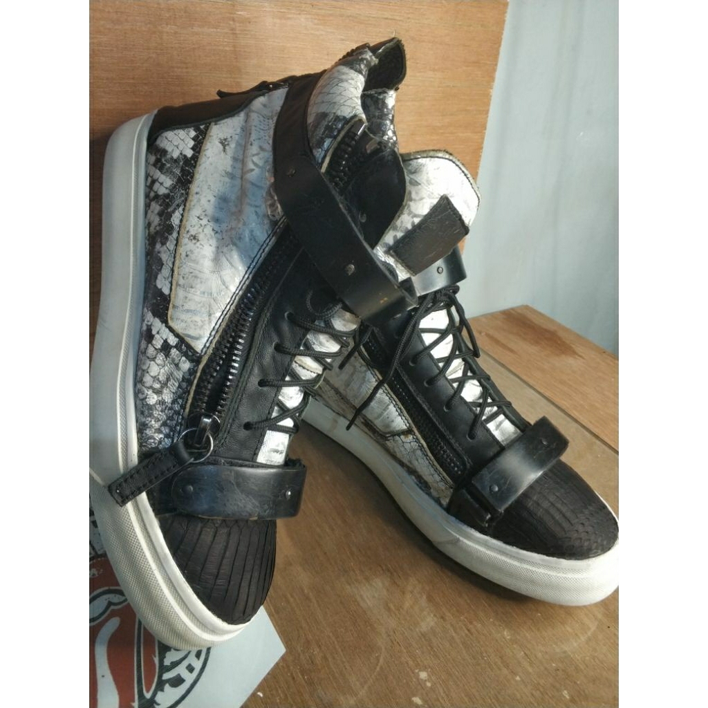 Sepatu Giuseppe Zanotti