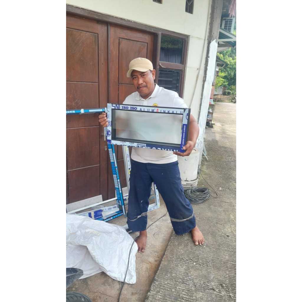 Jendela Ventilasi Aluminium Inkalum Hitam + Kaca Es / Buram (Anti Rayap)