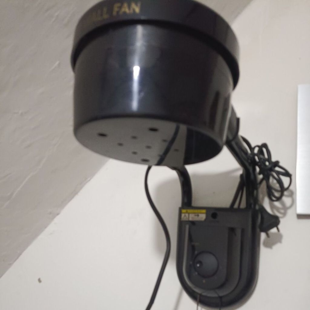 Body kipas angin Regency dinding bekas pakai