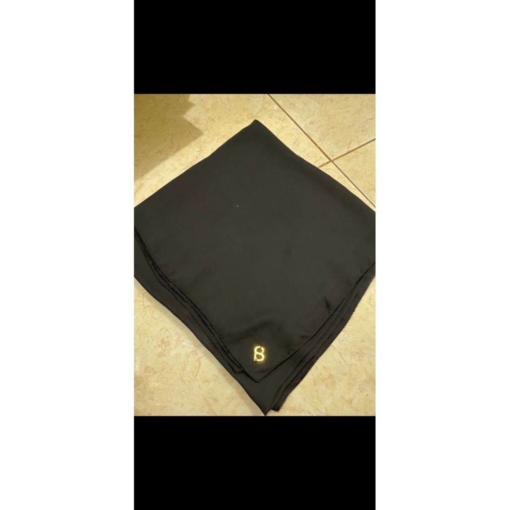 Preloved Scarf Buttonscarves