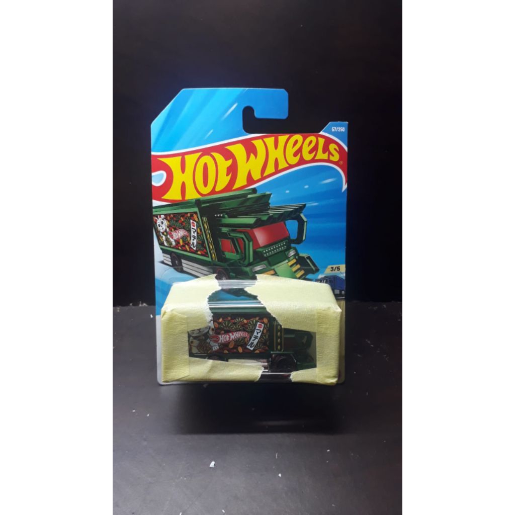 Hot Wheels Raijin Express