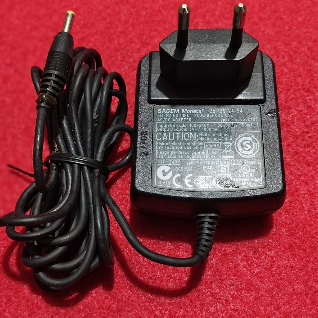 charger adaptor 5v1000mA merk sagem monetel