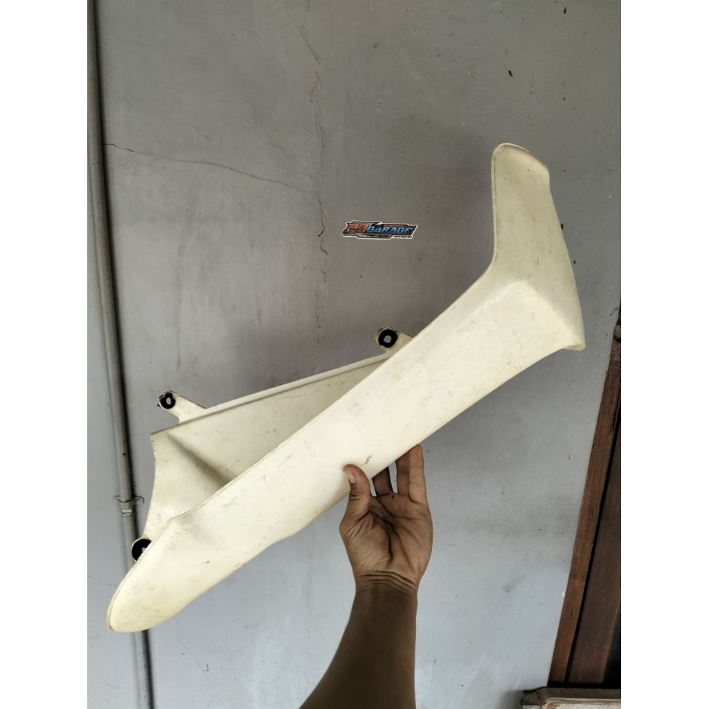 Sayap luar kanan yamaha force one force 1 putih albino original