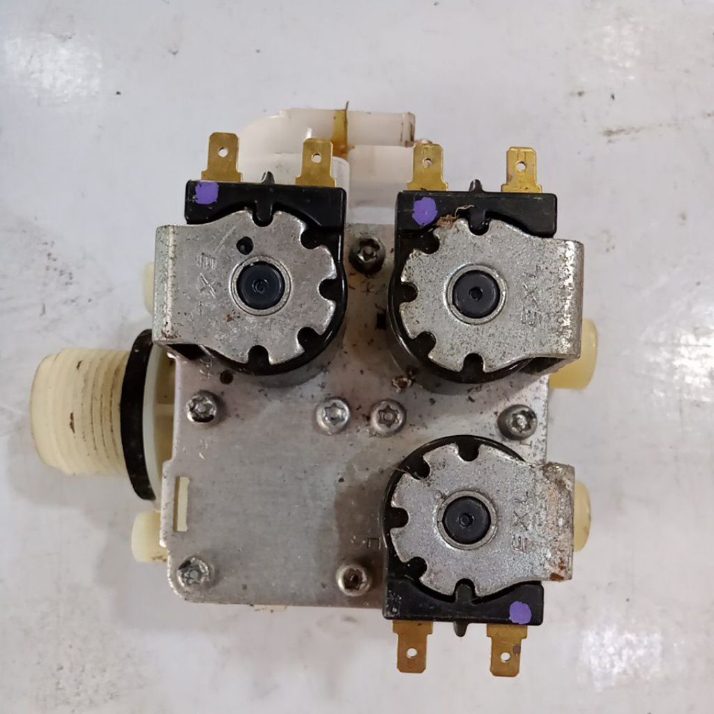 Katup solenoit air (water selenoid valve) mesin cuci Hitachi