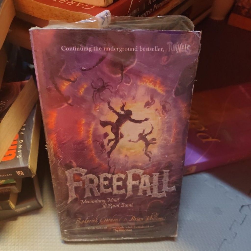 Novel Fantasi Free fall tunnel seri s by Roderick Gordon & Brian williams