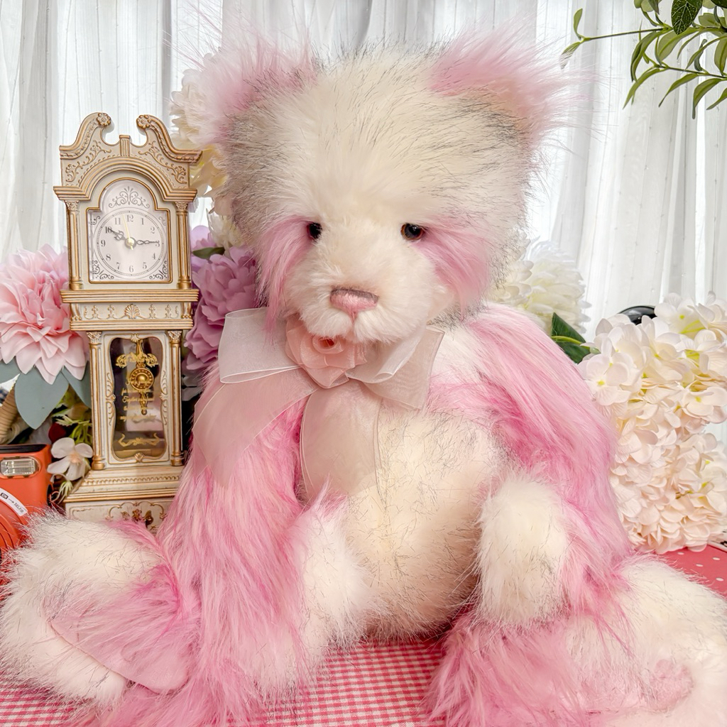 Charlie Bears Laura Plumo Bear