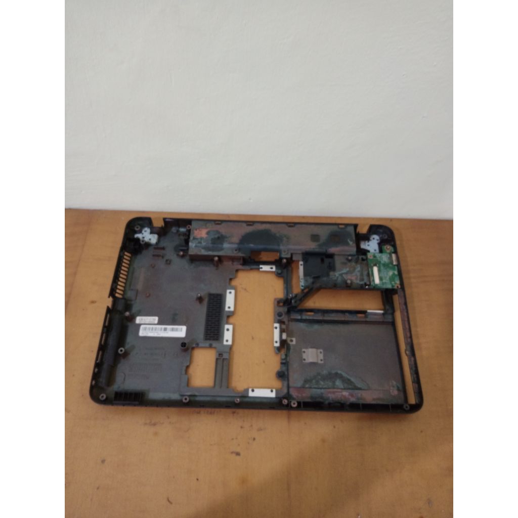Casing Bawah Laptop Toshiba L740