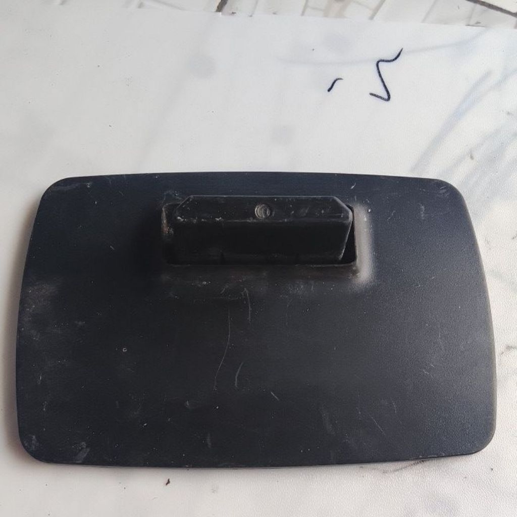 Kaki Monitor LG 32LK311