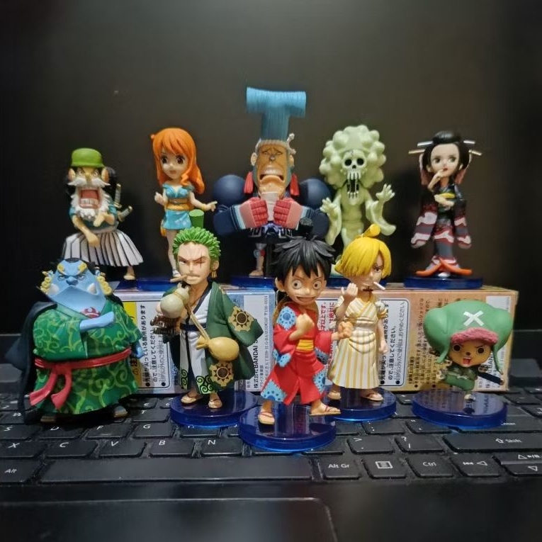 wcf SHP wano set loose kondisi sesuai foto minus jinbei tanpa tiang dan base, bagian wajah zoro tida