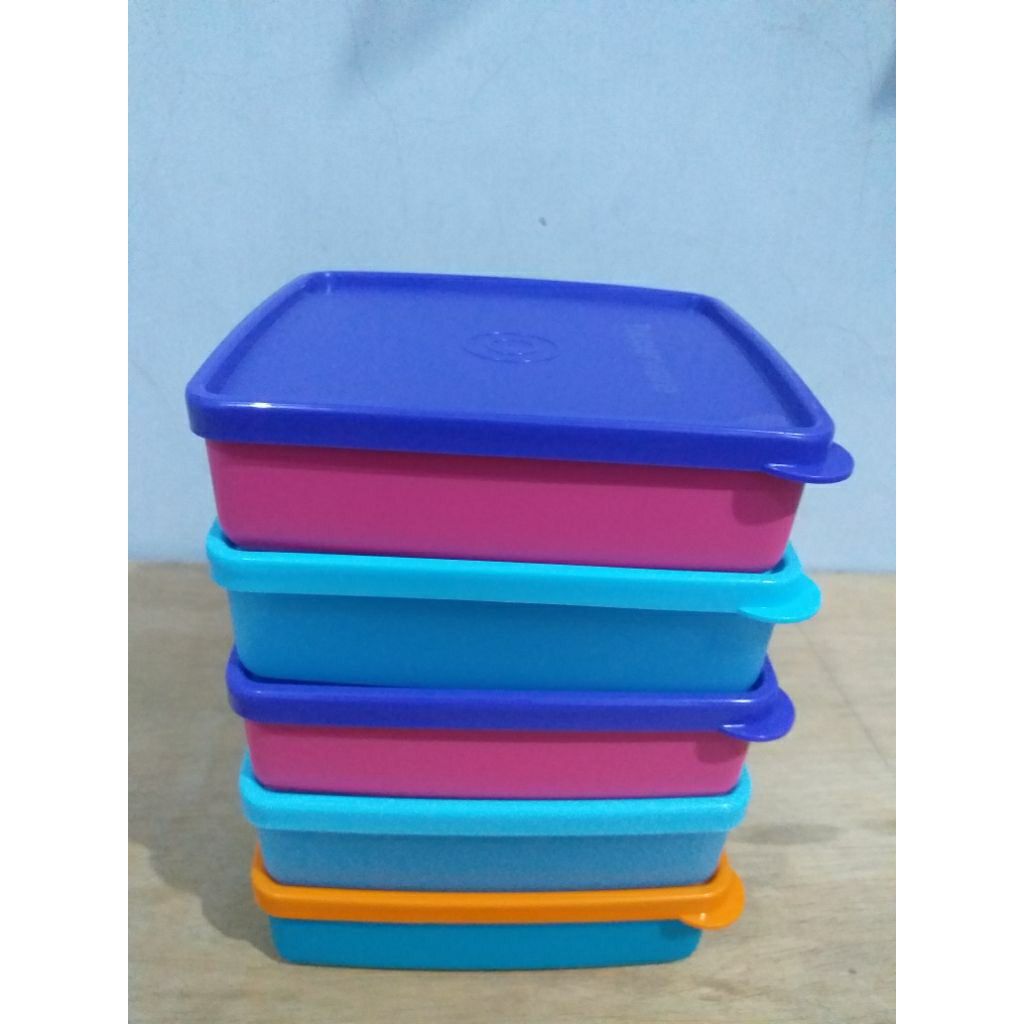 SALE... Square away 360ml TUPPERWARE