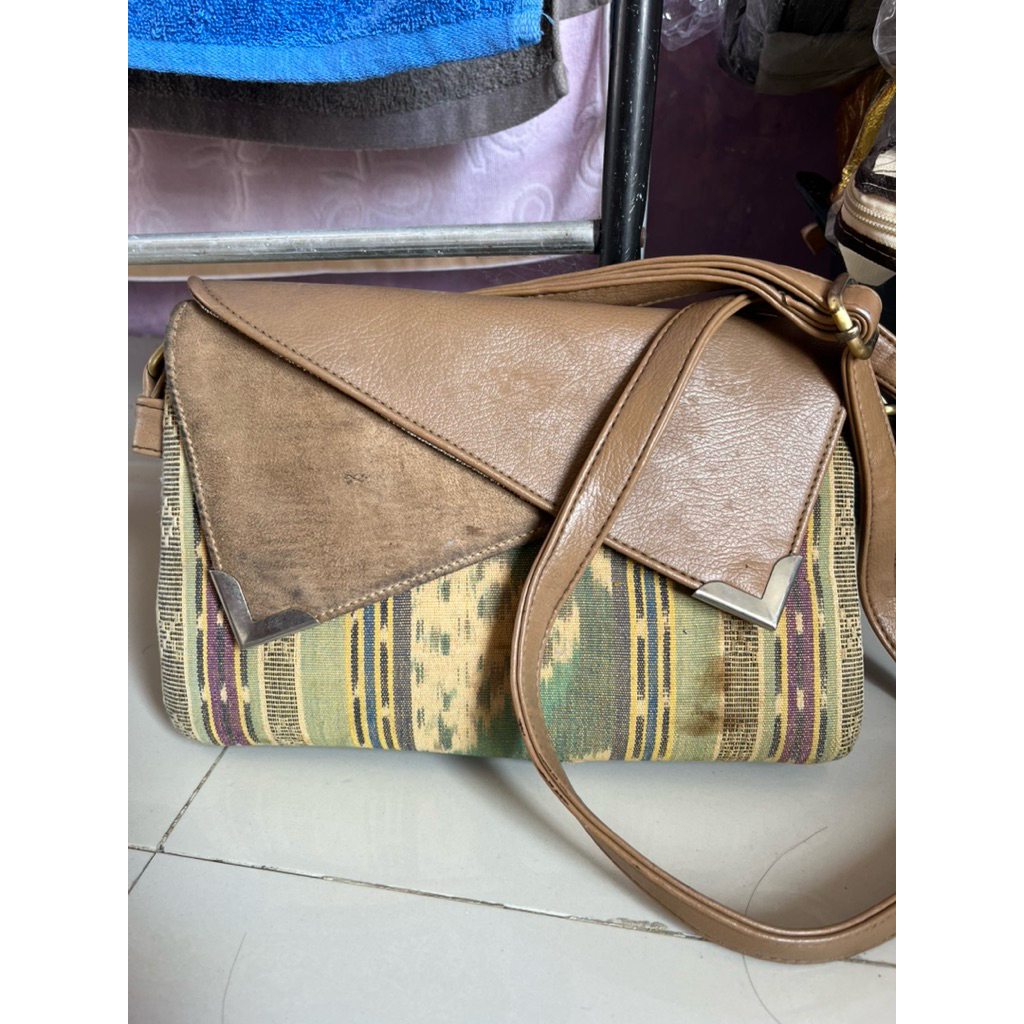 Tas kulit preloved warna cokelat