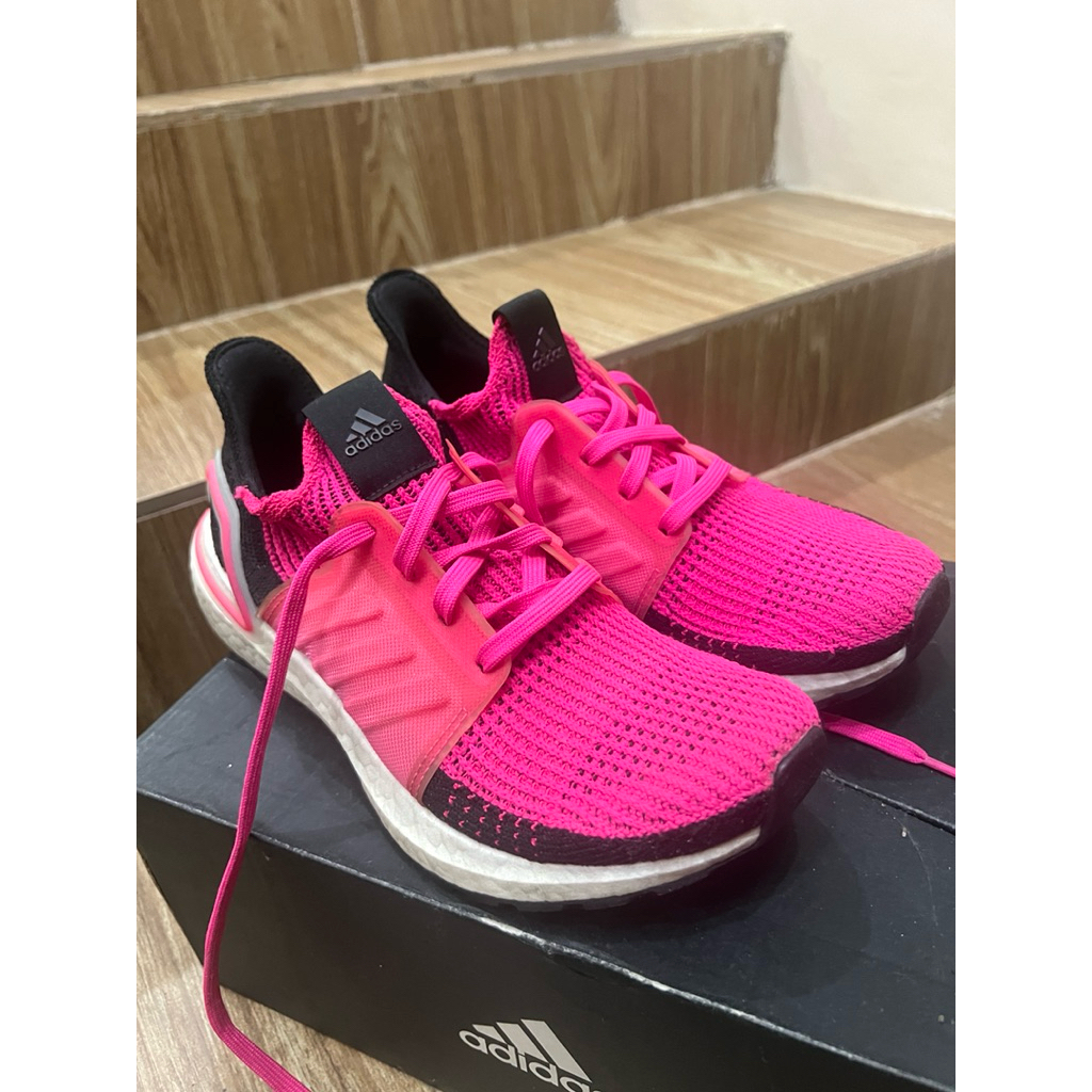 Ultra Boost 19W (ORIGINAL) - Preloved 85% good condition