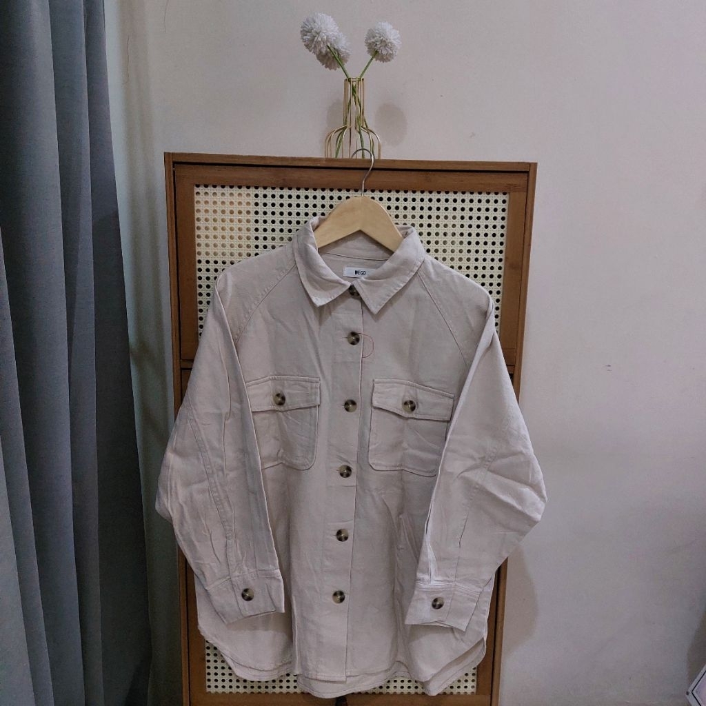 Kemeja Jeans Cream Brand Wego