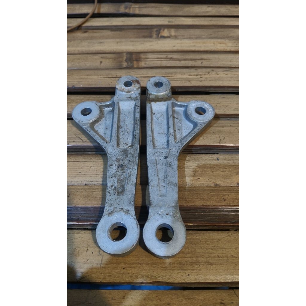 dudukan mesin cb150r new ori copotan