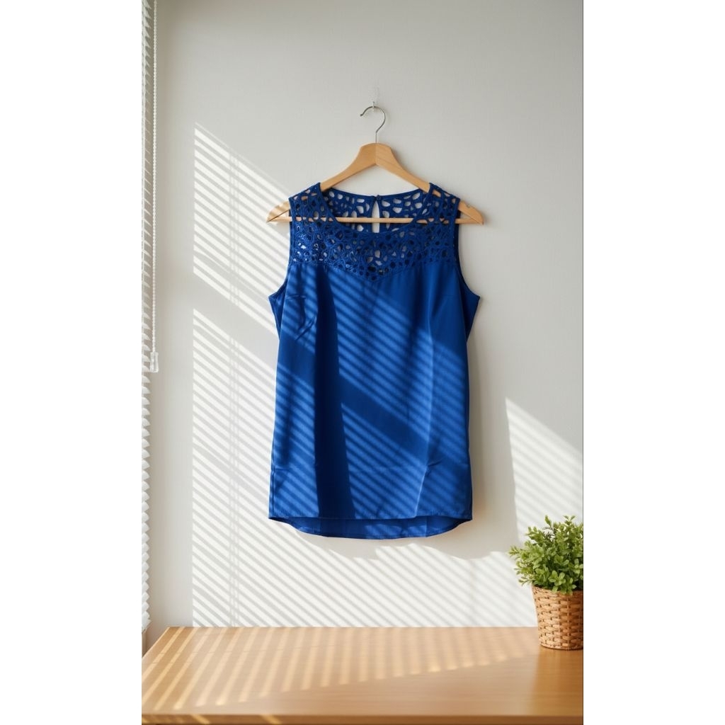 PRELOVED | Blouse Tanpa Lengan Royal Blue - Atasan Wanita Lace Brokat Premium - Biru Elektrik S/M