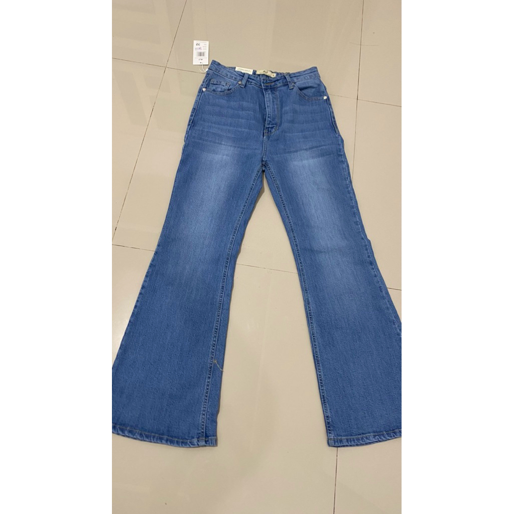 Jeans cutbray wanita preloved masih baru