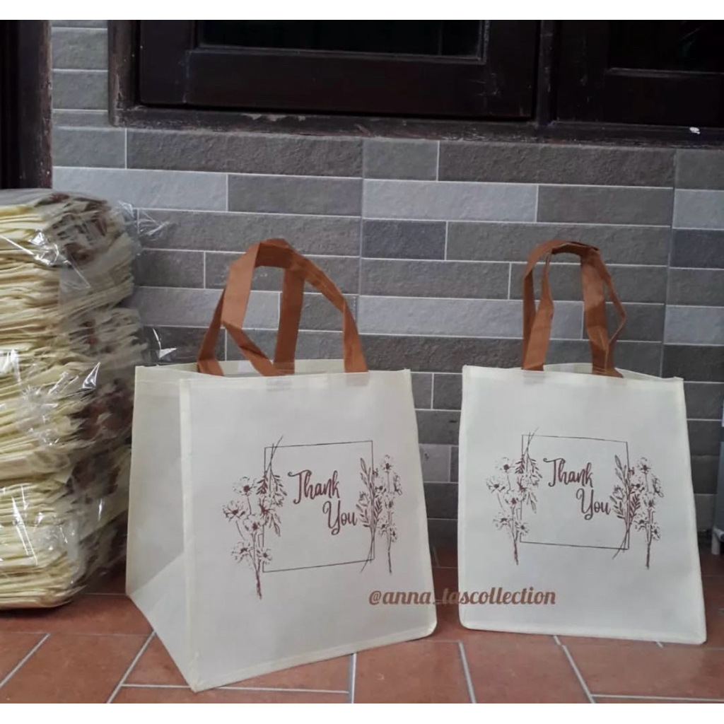 1 Lusin Tas Hajatan Spunbond Jahit 22x22x25 cm