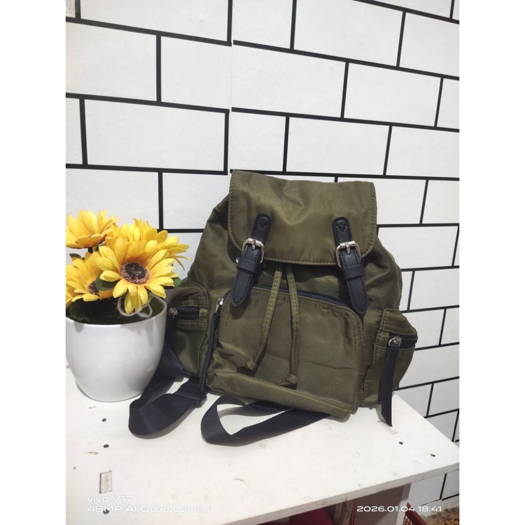 TAS RANSEL PRELOVED BAHAN NILON WARNA ARMI MODEL KEREN like neww
