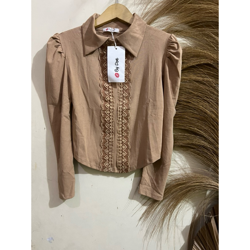 atasan BY DOE kerah renda