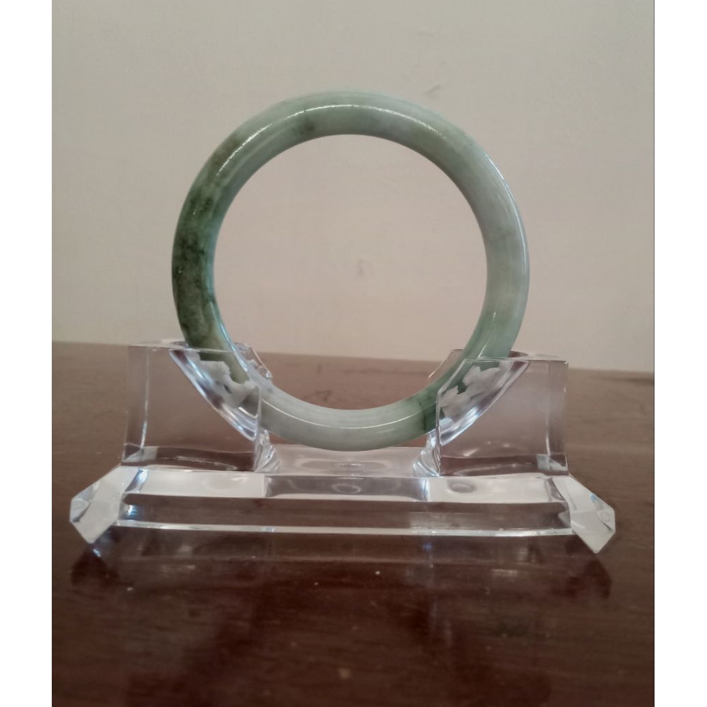 Jadeite Burma type A, type Donat