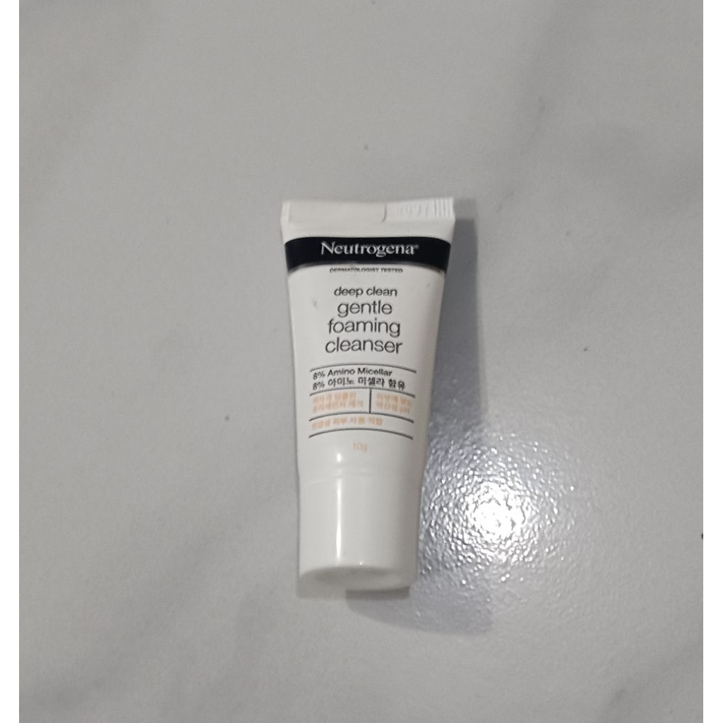 neutrogena deep gentle foaming cleansee
