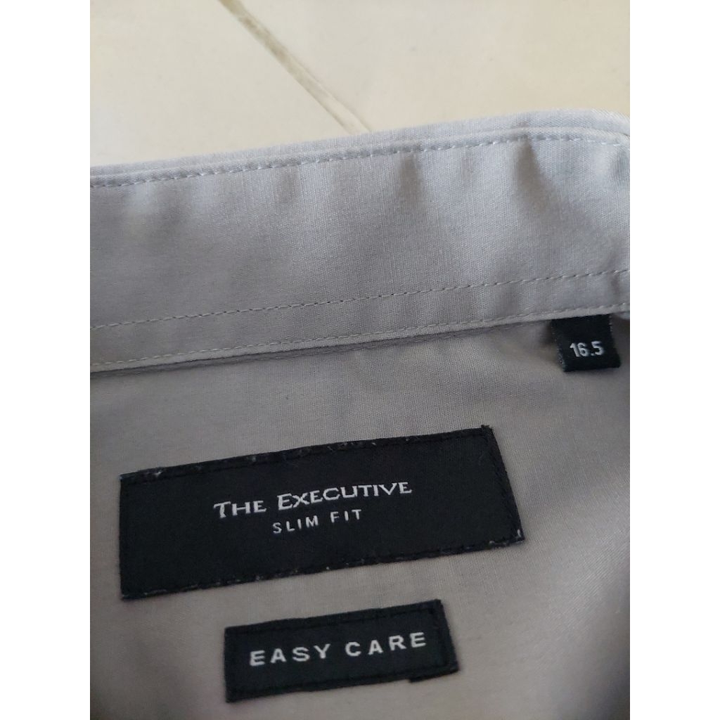 kemeja pria The Executive slim fit size 16.5