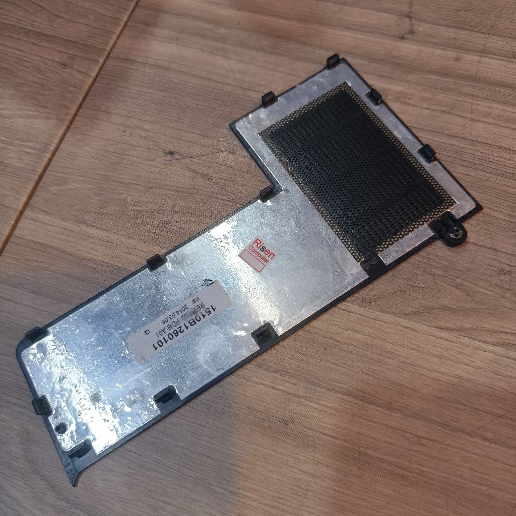 Tutup RAM casing HP 1000 kondisi second masih bagus